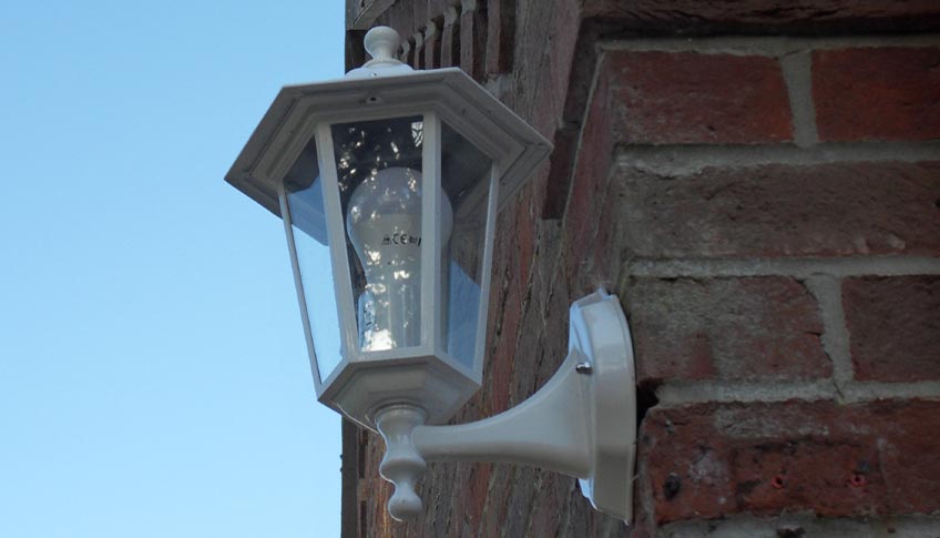 outdoor motion sensor lighting